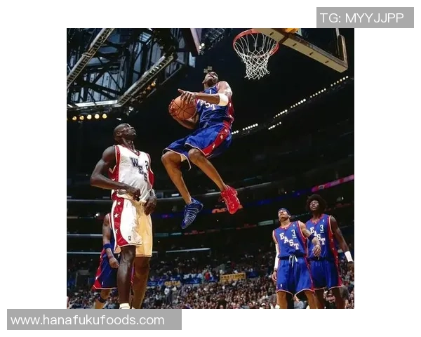 足球明星足下风采：球鞋背后的故事与技术创新解析